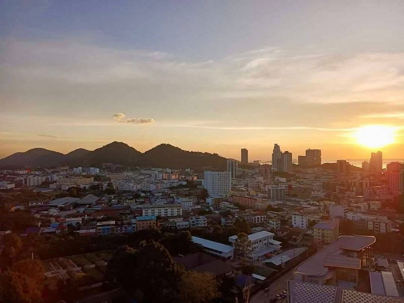 picture Condo for rent, Sriracha, The Sky, fully furnished, beautiful room, high floor, city view - 15/16