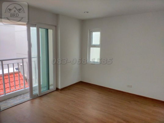 picture Fully Renovated 3-Storey Detached House | Villa Nakarin Sukhumvit 77–Sukhaphiban 2 | Only 27 Mins to Thonglor | THB 12.5M - 14/19