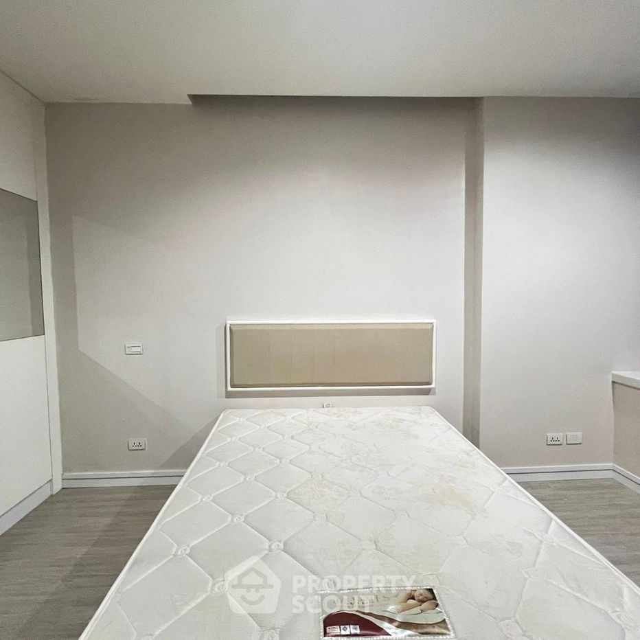 picture 1-BR Condo at T.c. Green Rama 9 near MRT Phra Ram 9 (ID 1898244) - 4/9