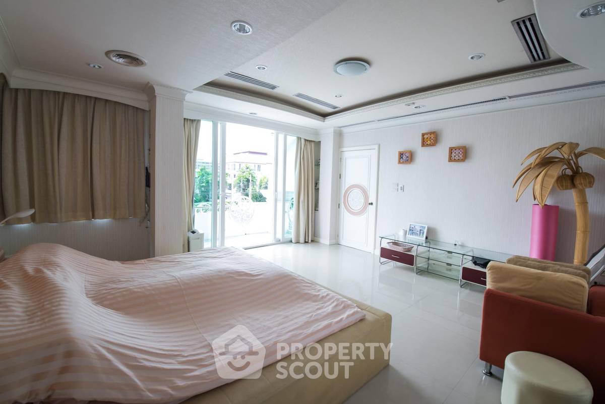 picture 5-BR House near ARL Ramkhamhaeng (ID 1995530) - 8/21