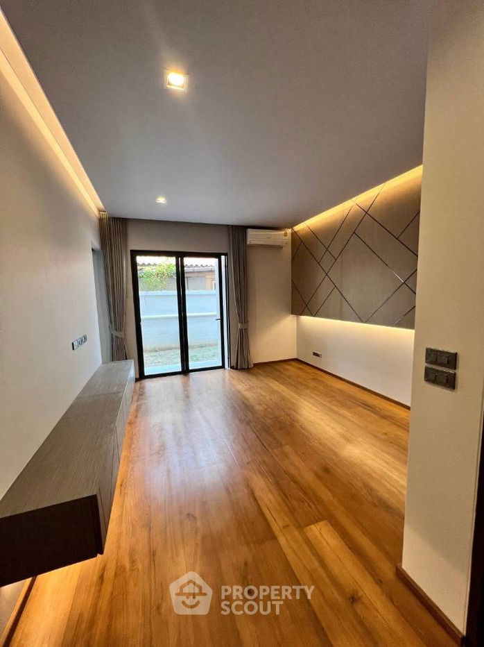 รูป บ้าน 5-ห้องนอน ใกล้ MRT วงศ์สว่าง (ID 1806671) - รูปที่ 9/15