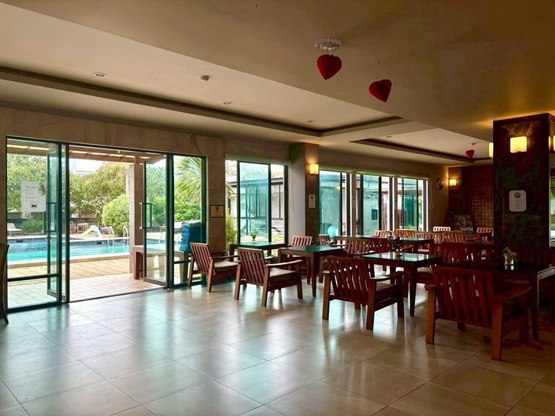 picture For sale: Hotel near Na Jomtien Beach, Sattahip, Chonburi, prime location, ready to operate immediately - 3/11