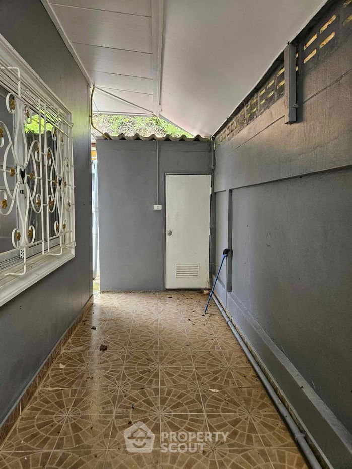 picture 2-BR House close to Bangsaray (ID 2099262) - 2/11