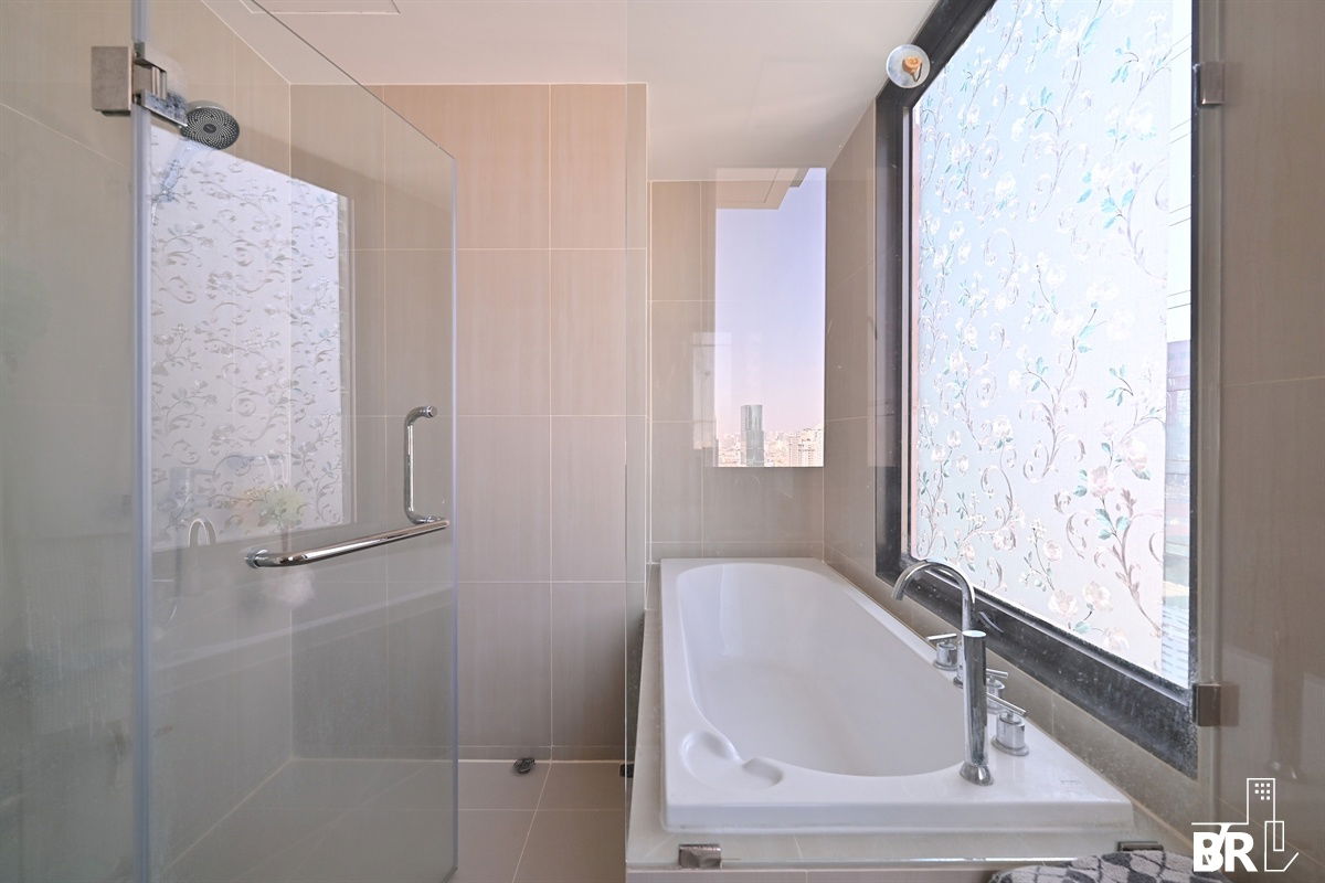 picture 🎯 Spacious Room in Central Asoke , Ready to Move in🎯 Villa Asoke, near MRT Phetchaburi - 11/12