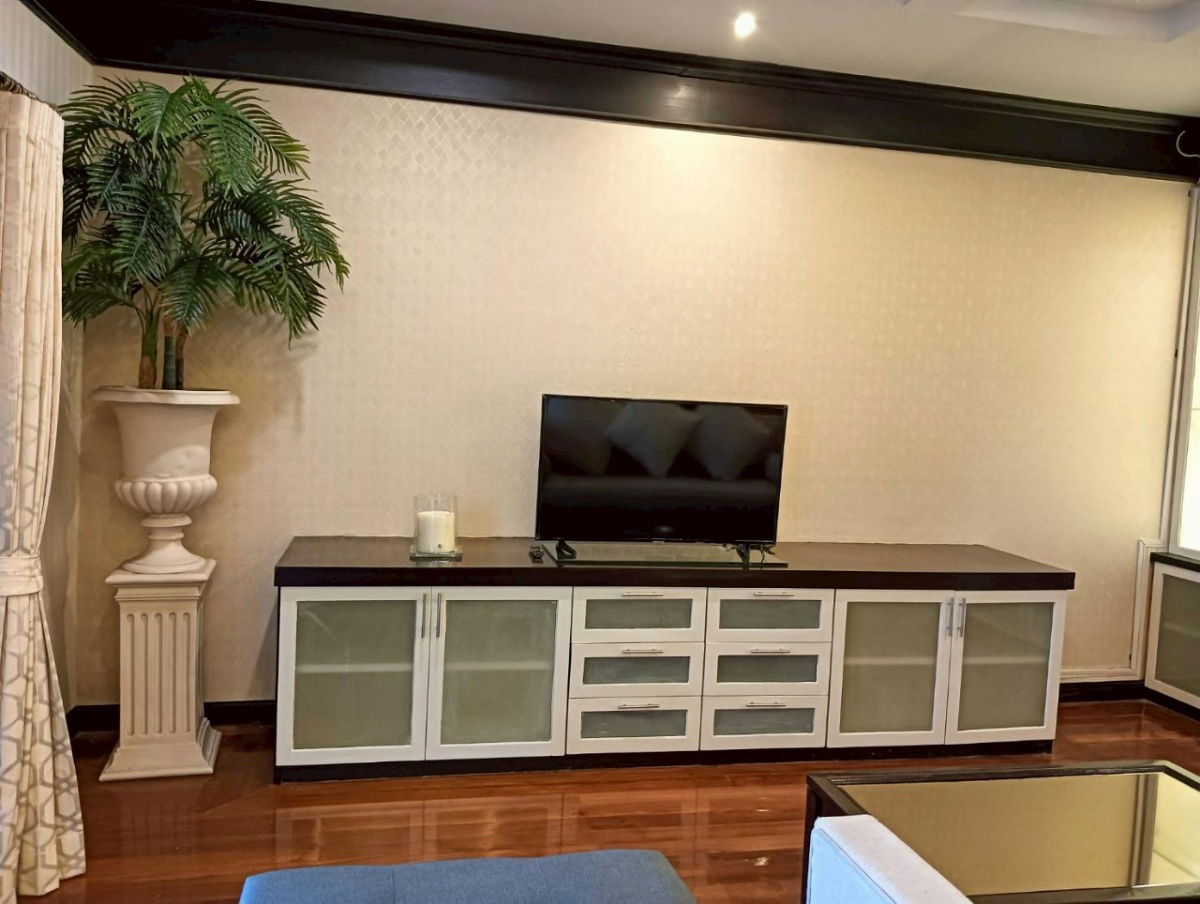 รูป Renovate ใหม่มาก พร้อมย้าย ห้องสวย หายาก ระเบียงยาวรอบ ชั้นสูง Duplex 3 นอน ให้เช่า ฟิฟตี้ ฟิฟท์ ทาวเวอร์ - รูปที่ 13/17