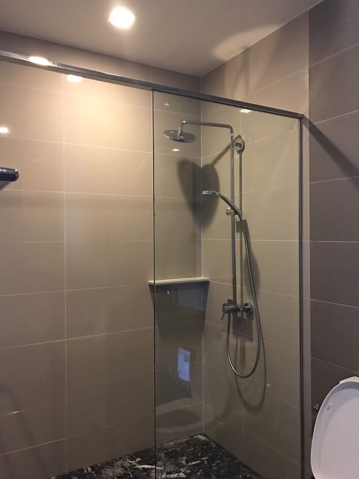 picture Live at the Epicenter of Bangkok's Vibrant Lifestyle! Edge Sukhumvit 23 for Rent. - 8/16