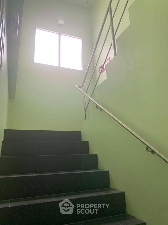 picture 5-BR House near BTS Ratchayothin (ID 2029122) - 4/8