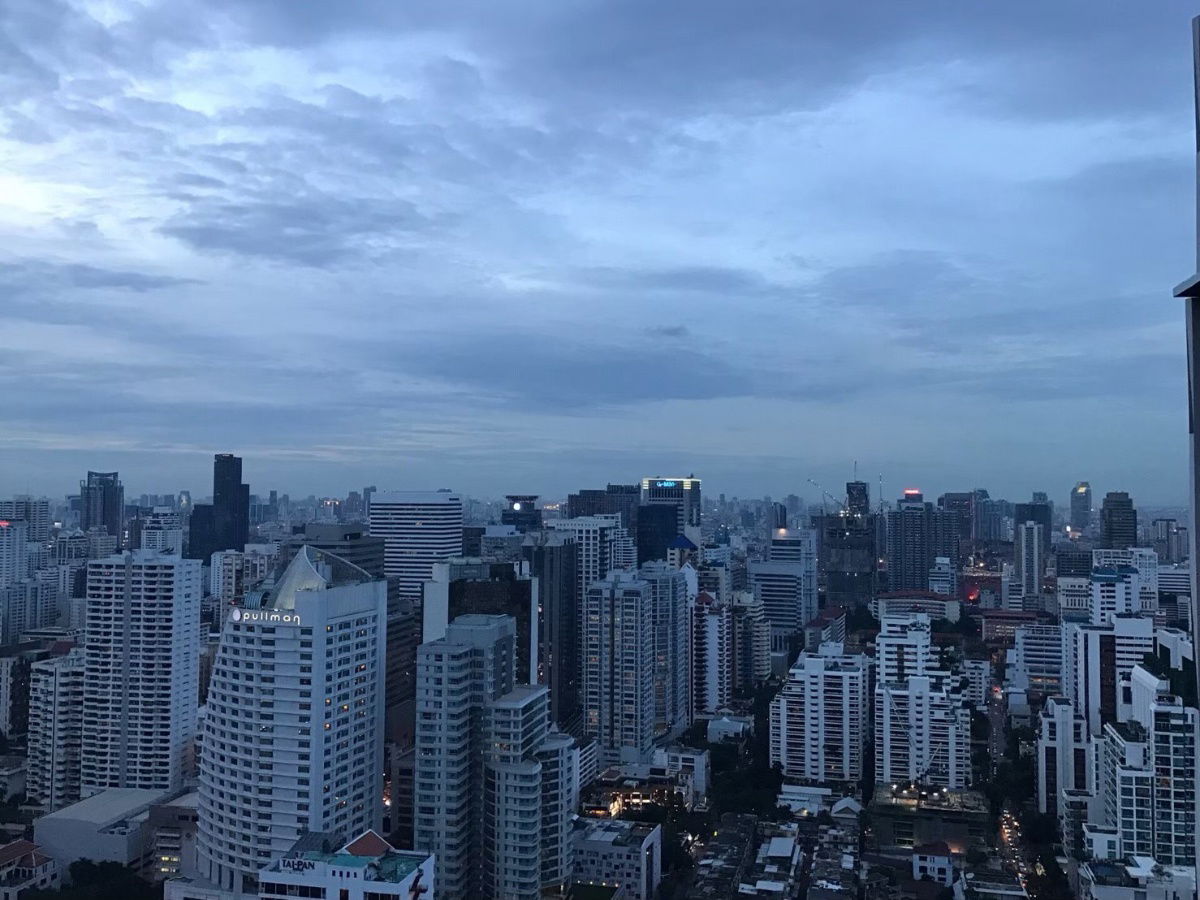 picture Live at the Epicenter of Bangkok's Vibrant Lifestyle! Edge Sukhumvit 23 for Rent. - 4/16
