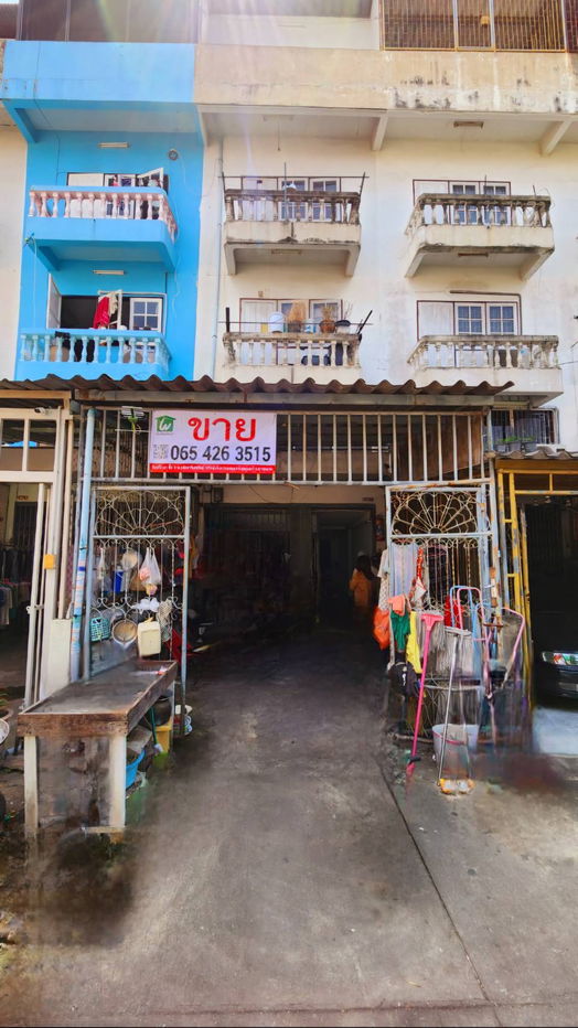 picture A commercial building for sale on CharoenNakorn60, opposite the Riverside Plaza. Avani Riverside Hotel is suitable for investment - 9/13
