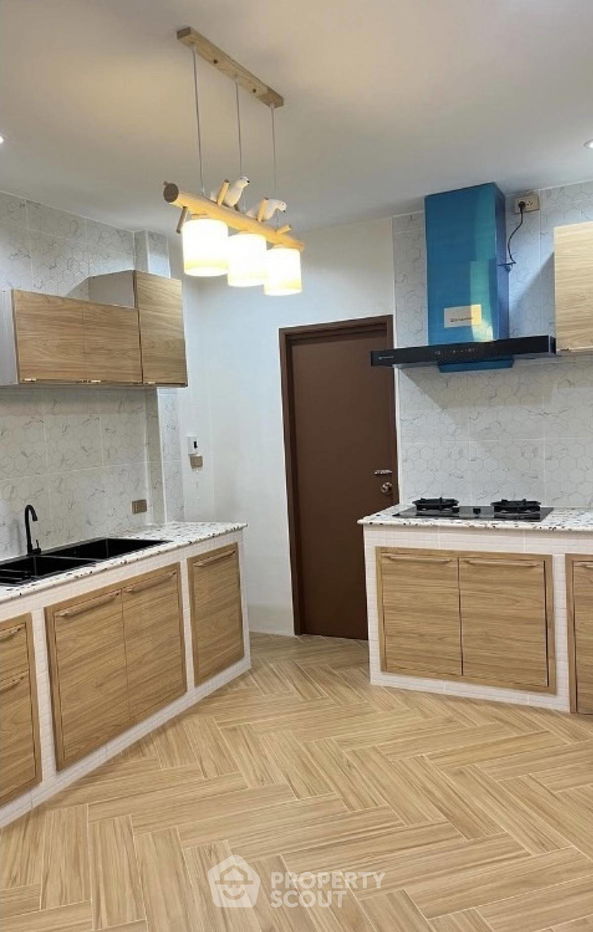 picture 3-BR House in Saphan Sung (ID 1866501) - 3/14