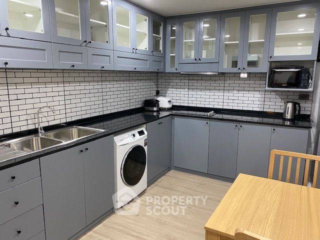 picture 2-BR Condo at Sarin Place Condominium near BTS Ratchayothin (ID 2213881) - 2/12