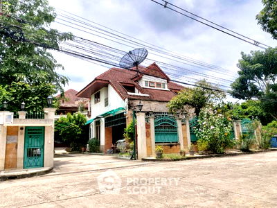 Houses for sale Thonburi Vocational College : 8-BR House near MRT Bang Yi Khan (ID 1814375)