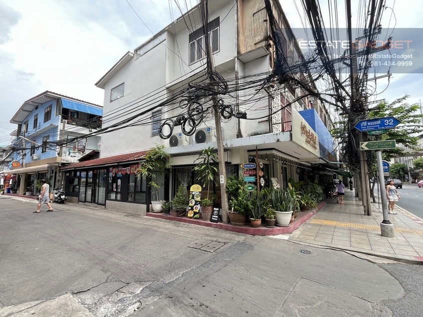 รูป ขายด่วน ตึกแถว 4.5 ชั้น+ดาดฟ้า ริมถนนใหญ่สุขุมวิท 71 ใกล้ซอยปรีดี 32 ⭐️ขายพร้อมสัญญาเช่า รายรับ 5.x% ต่อปี⭐️ - รูปที่ 6/7