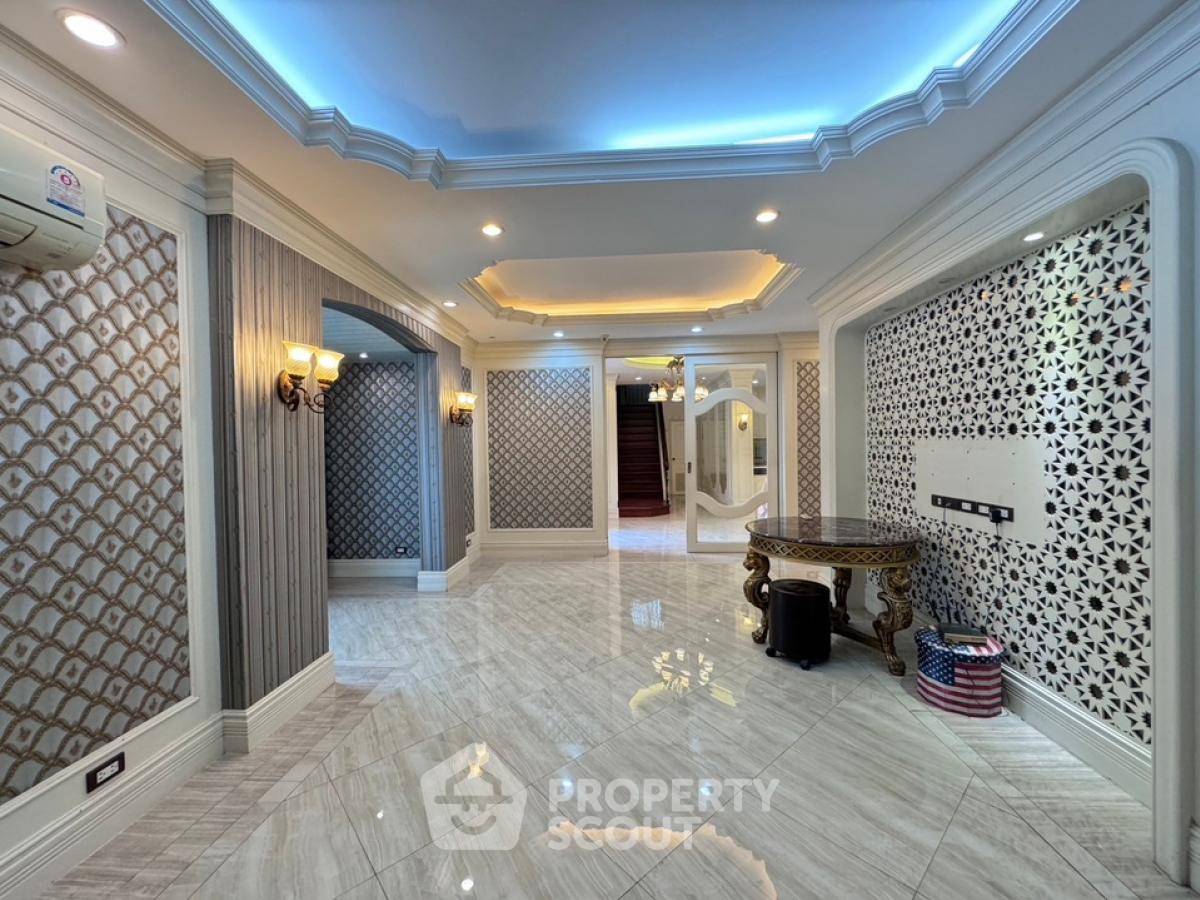 picture 4-BR House in Khlong Song Ton Nun (ID 1930137) - 11/24