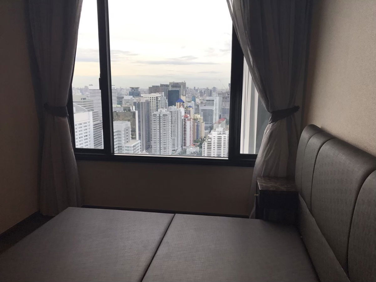 picture Live at the Epicenter of Bangkok's Vibrant Lifestyle! Edge Sukhumvit 23 for Rent. - 11/16