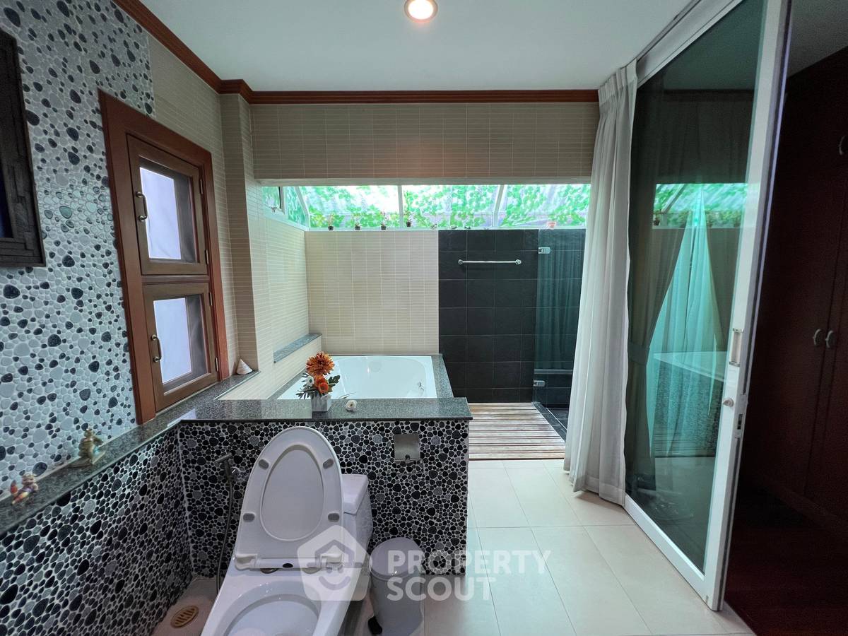 รูป บ้าน 4-ห้องนอน ใน ลาดพร้าว (ID 1727436) - รูปที่ 31/48