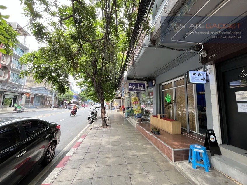 รูป ขายด่วน ตึกแถว 4.5 ชั้น+ดาดฟ้า ริมถนนใหญ่สุขุมวิท 71 ใกล้ซอยปรีดี 32 ⭐️ขายพร้อมสัญญาเช่า รายรับ 5.x% ต่อปี⭐️ - รูปที่ 5/7