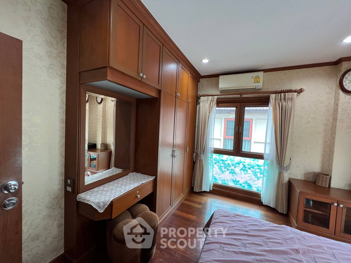 รูป บ้าน 4-ห้องนอน ใน ลาดพร้าว (ID 1727436) - รูปที่ 38/48