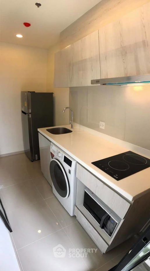 picture 1-BR Condo at Life Asoke near ARL Makkasan (ID 300980) - 1/3
