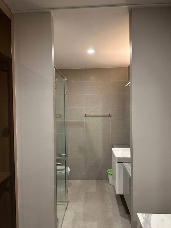picture ♦ Prime Location ♦ Tower A, 10+ Floor, Type A05 | 1 Bedroom, 47.00 sq.m. | Condo skywalk connect to BTS ploenchit and Central Embassy. - 10/11