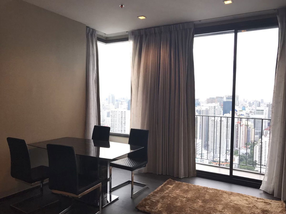 picture Live at the Epicenter of Bangkok's Vibrant Lifestyle! Edge Sukhumvit 23 for Rent. - 1/16