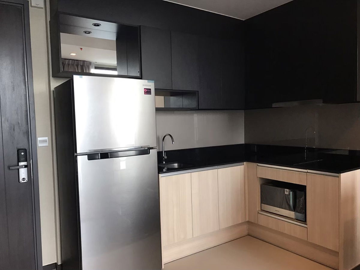 picture Live at the Epicenter of Bangkok's Vibrant Lifestyle! Edge Sukhumvit 23 for Rent. - 13/16