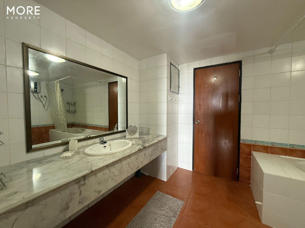 picture For Sale: Hillside Condo 4 – 2 Bedrooms, 2 Bathrooms, 125 sq.m., 15th Floor, near One Nimman (ID: 1143CS) - 30/37