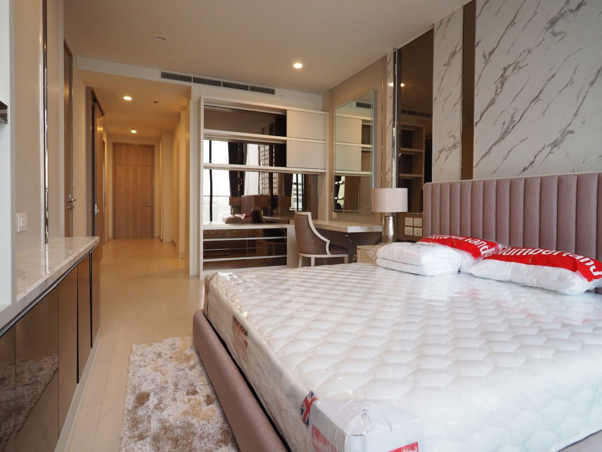 picture ♦ Special Price ♦ Tower C, 35+ Floor | 1 Bedroom, 117.67 sq.m. | Condo skywalk connect to BTS ploenchit and Central Embassy. - 9/16