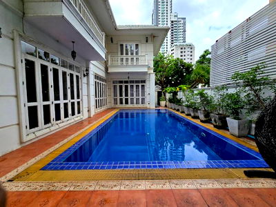 บ้านเดี่ยว BTS เอกมัย : ขายบ้านเดี่ยว 2 ชั้น พร้อมที่ดิน ขนาด 133.7 ตรว. สุขุมวิท 33 ตรงข้ามห้างเอ็มสเฟียร์ ใจกลางสุขุมวิท ใกล้ BTS พร้อมพงษ์ และ EmDistrict
