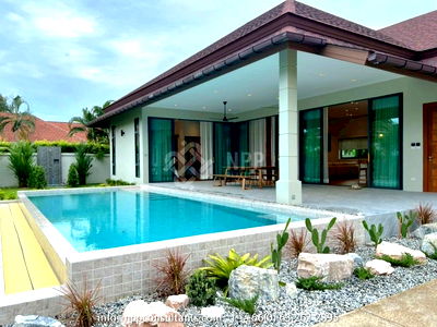 Houses for sale ม.ศิลปากรวิทยาเขตสารสนเทศเพชรบุรี : Modern Balinese Villa near Black Mountain, Hua Hin
