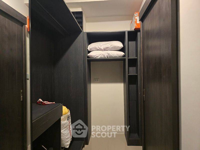 picture 1-BR Condo at XT Huaikhwang near MRT Huai Khwang (ID 2061753) - 3/12