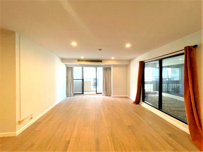 ขายคอนโด : LTHC12819 - Condo for sale คอนโด ขาย at Casa Viva คาซ่า วีว่า Size 145.94 sqm. 3 beds 3 baths Near BTS Ekkamai Station ONLY 9.9 MB