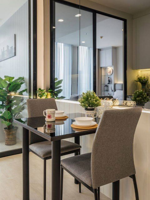 picture ♦ Prime Location ♦ Tower C, 25+ Floor | 1 Bedroom, 44.97 sq.m. | Condo skywalk connect to BTS ploenchit and Central Embassy. - 19/21