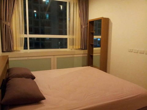 For Rent TC Green Rama 9 (Phase 2)Unit 884/85 (Northern corner room)