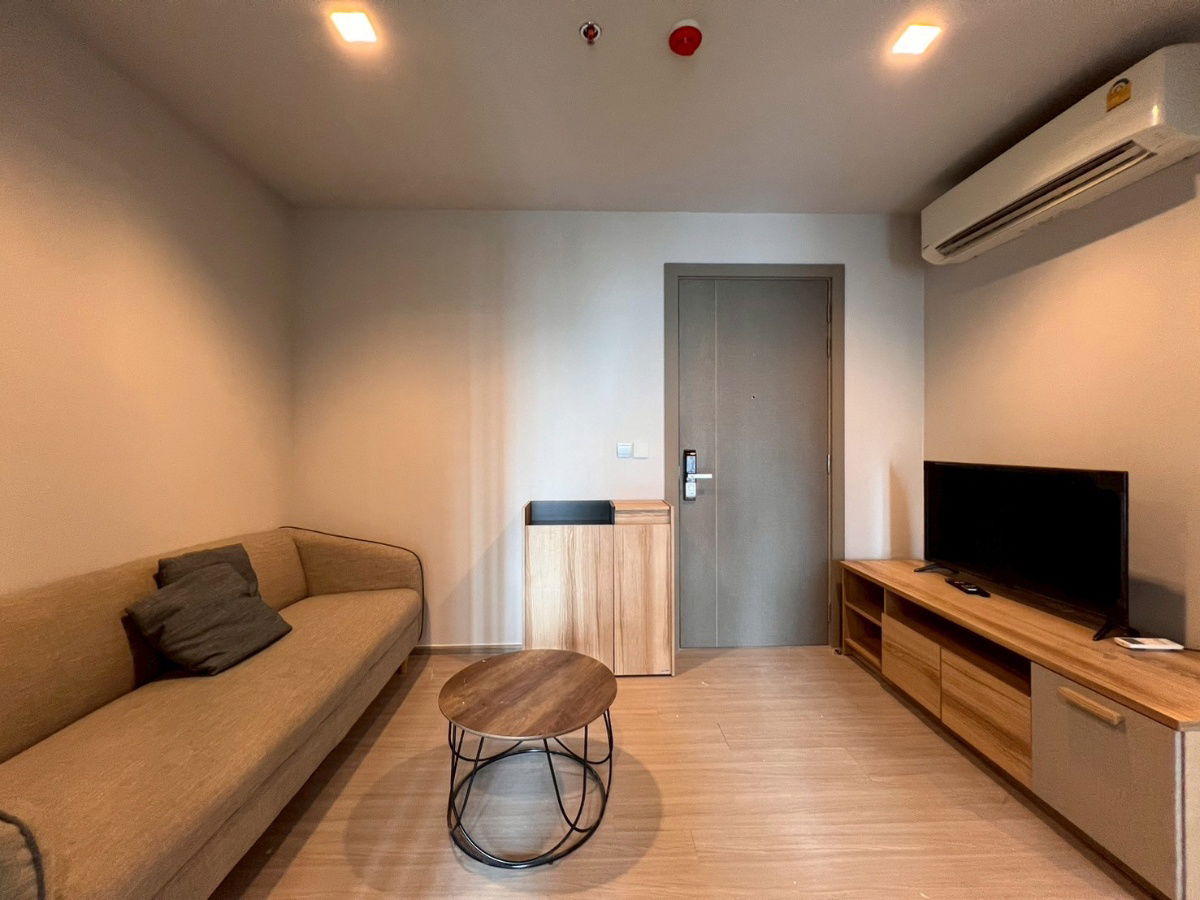 picture Life asoke rama9 🚨for rent 🚨18,000 - 4/8