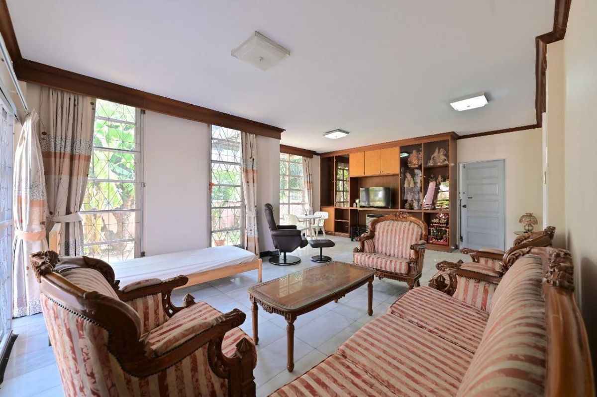 picture Home Place Village 3 bed 2 bath, Ramkhamhaeng 140, 200 Sq.m. Rent 32K - 3/7