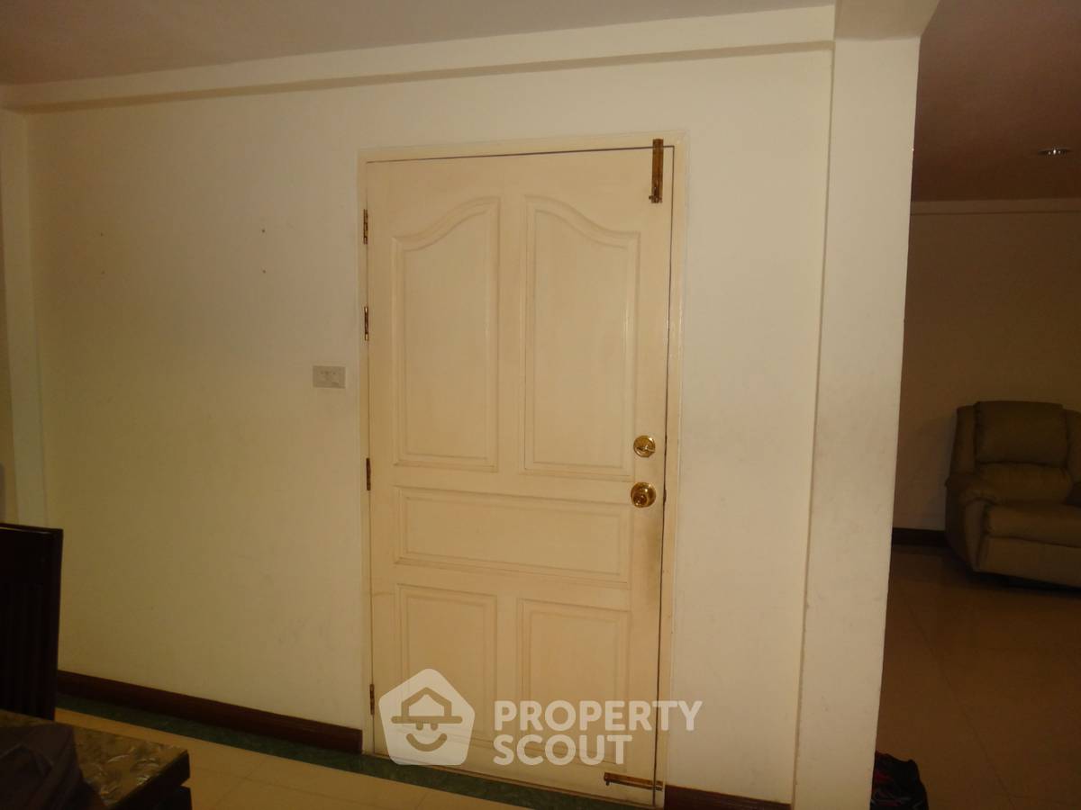 รูป ทาวน์เฮาท์ 3-ห้องนอน ใกล้ BTS พร้อมพงษ์ (ID 2213898) - รูปที่ 41/48