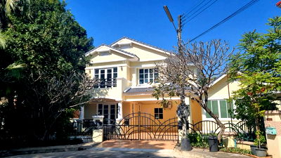 บ้านเดี่ยว หางดง เชียงใหม่ : ขายบ้านเดี่ยวพูลวิลล่า หมู่บ้านมัณฑนา โครงการ Land&House อ.หางดง 7 ห้องนอน 6 ห้องน้ำ พร้อมเฟอร์นิเจอร์และเครื่องใช้ไฟฟ้าครบ T.094-6511456