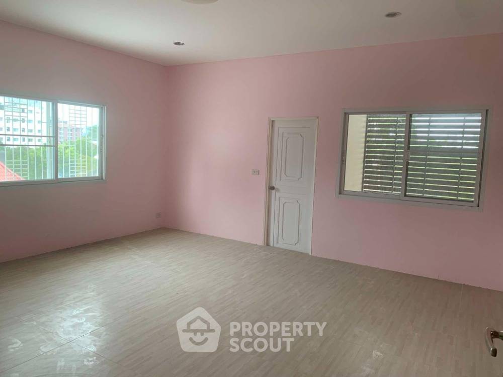 picture 5-BR House near BTS Ratchayothin (ID 2029122) - 6/8