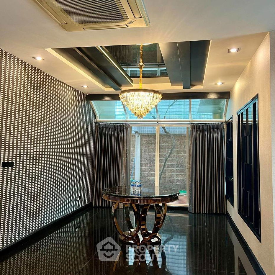 รูป บ้าน 5-ห้องนอน ใน นวลจันทร์ (ID 1847664) - รูปที่ 9/14