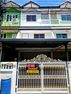 ทาวน์โฮม เขตบางขุนเทียน : ขายทาวน์เฮาส์ 3 ชั้น หมู่บ้านสินทวีแกรนด์วิลเลจ ซอยอนามัยงามเจริญ 19 ท่าข้าม บางขุนเทียน