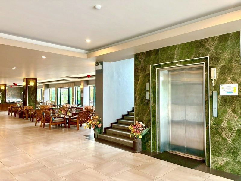 picture For sale: Hotel near Na Jomtien Beach, Sattahip, Chonburi, prime location, ready to operate immediately - 2/11