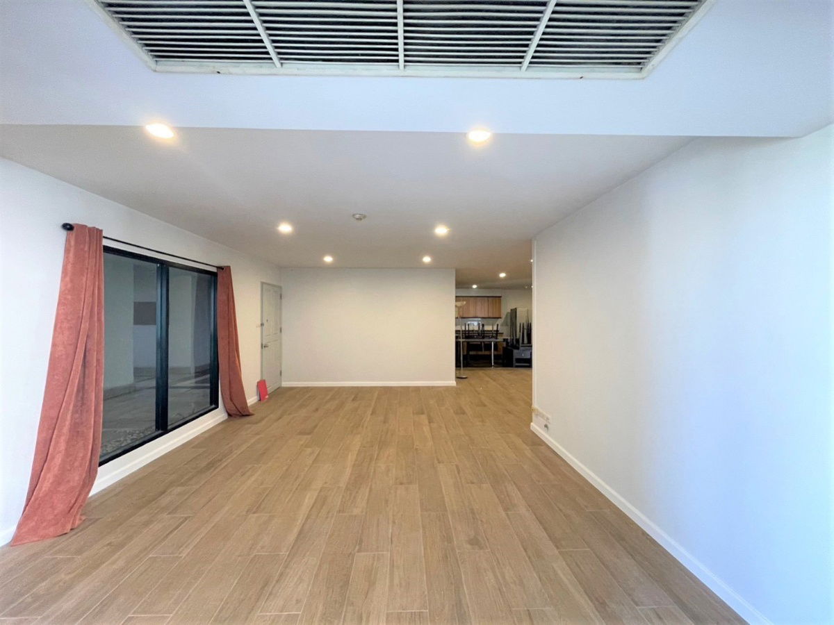 รูป LTHC12819 - Condo for sale คอนโด ขาย at Casa Viva คาซ่า วีว่า Size 145.94 sqm. 3 beds 3 baths Near BTS Ekkamai Station ONLY 9.9 MB - รูปที่ 3/10