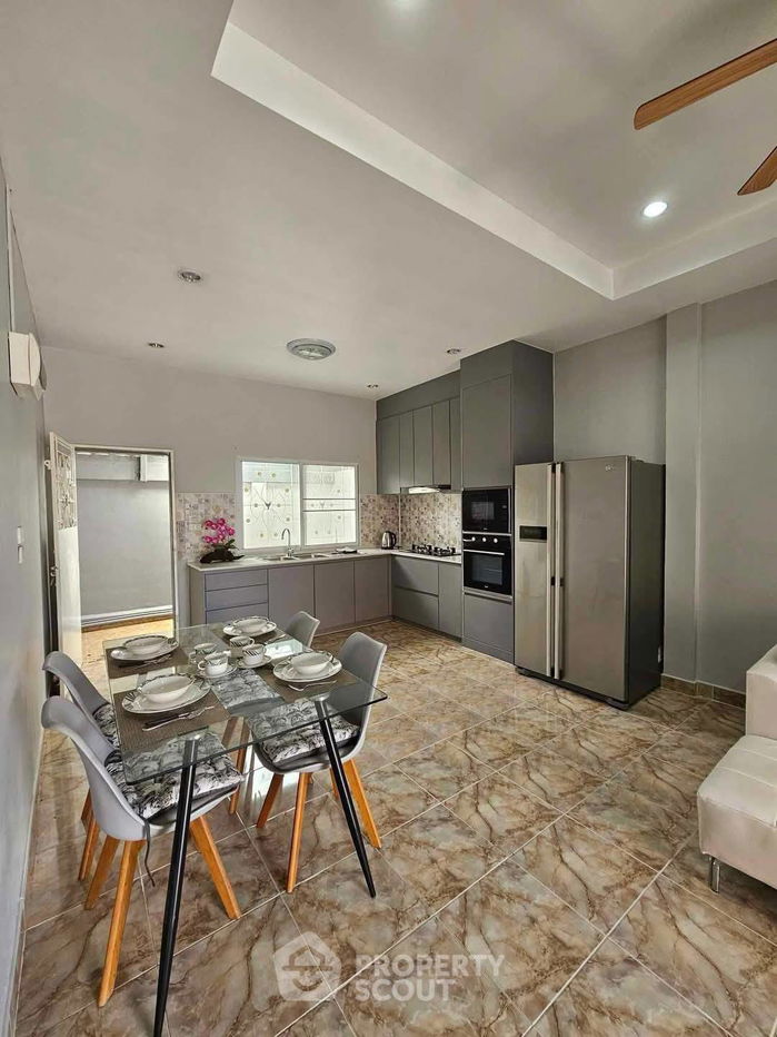picture 2-BR House close to Bangsaray (ID 2099262) - 7/11