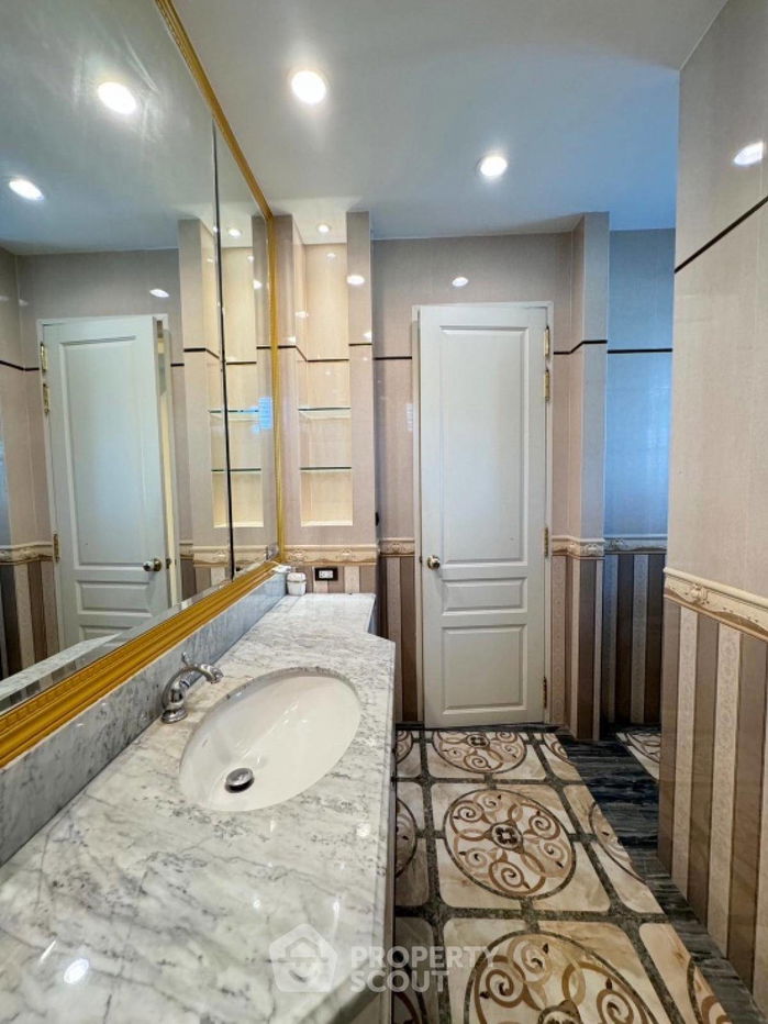 picture 4-BR House in Khlong Song Ton Nun (ID 1930137) - 6/24