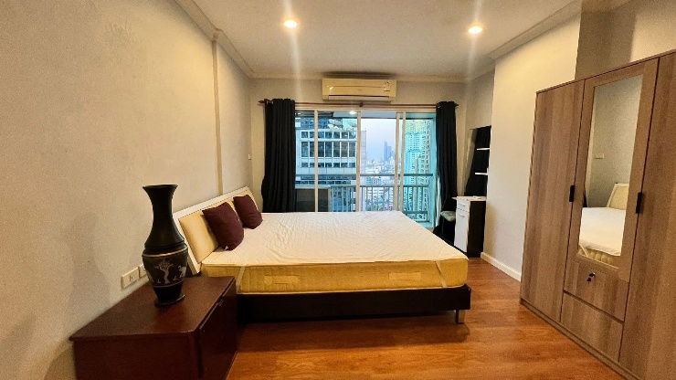 รูป เจ้าของห้อง post เอง ห้อง 35 ตรม. ตรงข้าม GMM Grammy ติด มศว. - รูปที่ 2/4