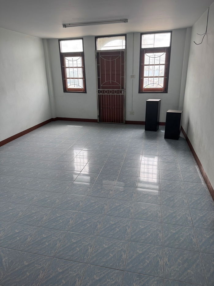 รูป เช่าอาคารพาณิชย์ 4.5 ชั้น ติดถนนพุทธมณฑลสาย 4 ตรงข้ามตลาดศรีสวัสดิ์ สนใจแอตไลน์ครับ@841qqlnr - รูปที่ 12/24