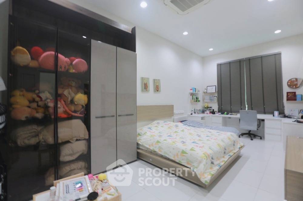 picture 4-BR House near MRT Wong Sawang (ID 1835407) - 11/12