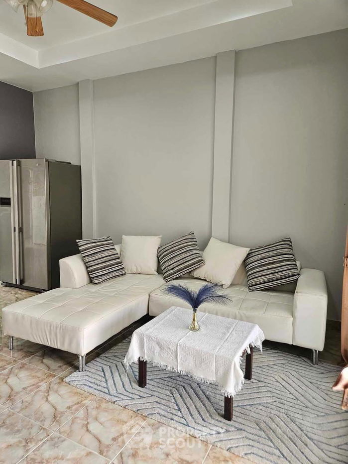 picture 2-BR House close to Bangsaray (ID 2099262) - 4/11