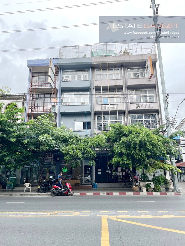 รูป ขายด่วน ตึกแถว 4.5 ชั้น+ดาดฟ้า ริมถนนใหญ่สุขุมวิท 71 ใกล้ซอยปรีดี 32 ⭐️ขายพร้อมสัญญาเช่า รายรับ 5.x% ต่อปี⭐️ - รูปที่ 3/7
